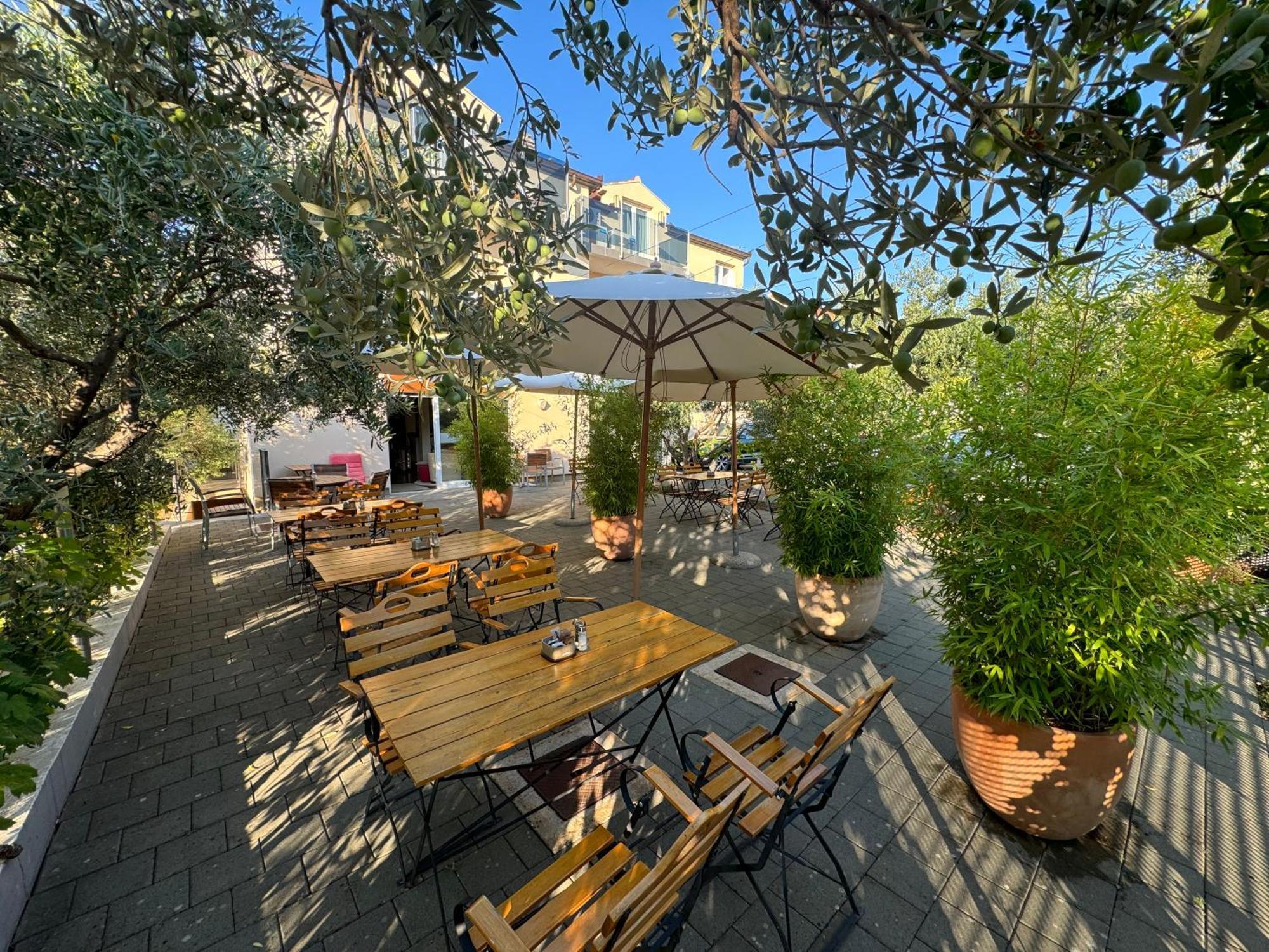 Viktoria Lodge Bed And Breakfast Vodice Exterior photo