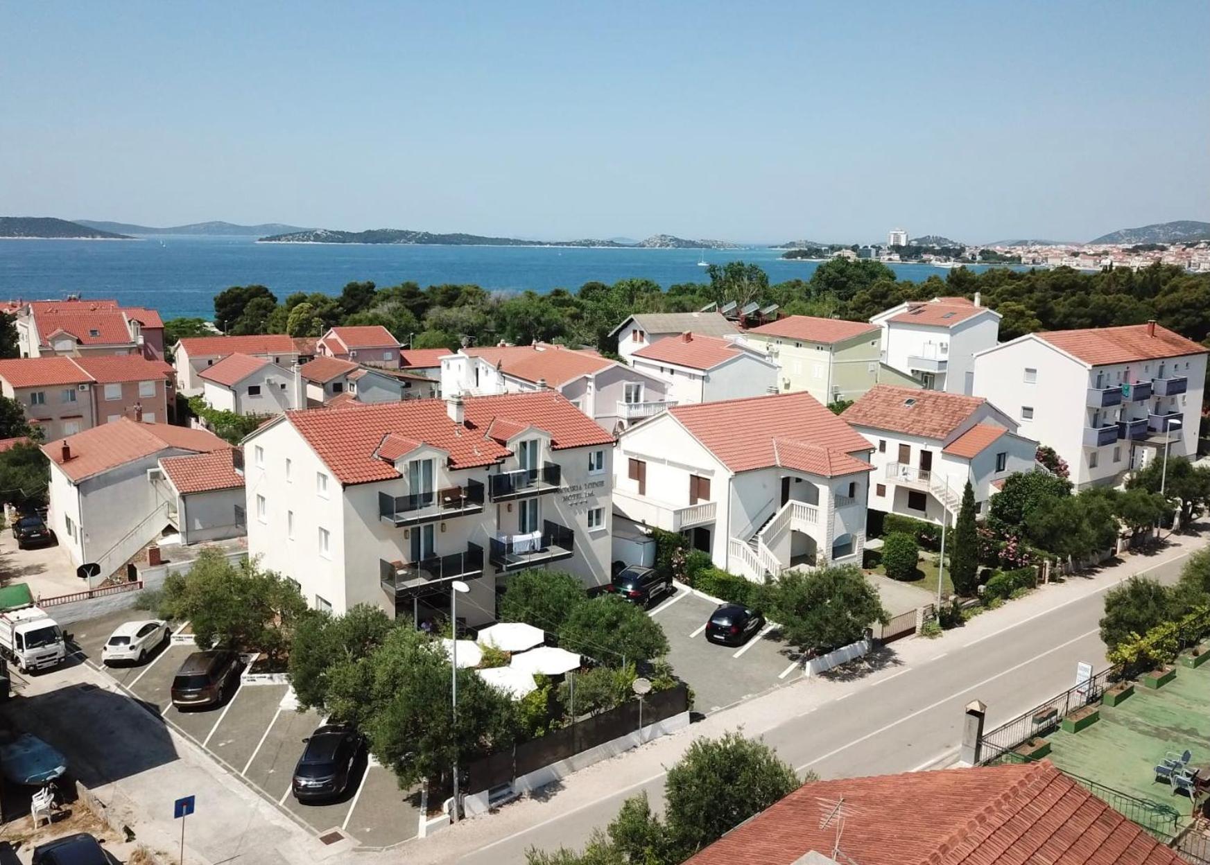 Viktoria Lodge Bed And Breakfast Vodice Exterior photo
