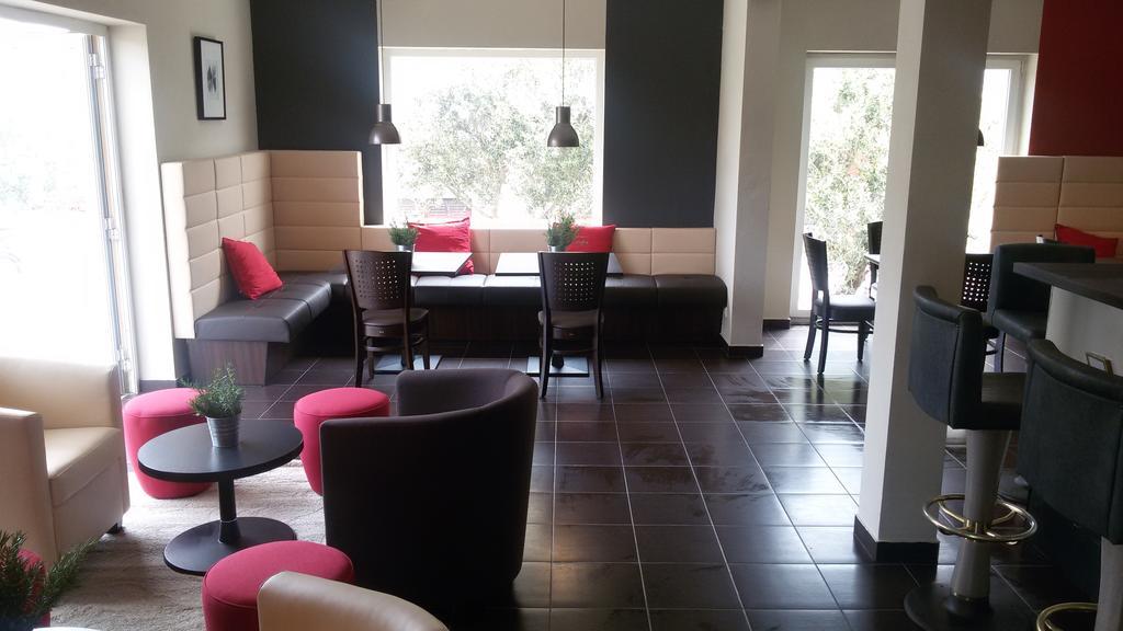Viktoria Lodge Bed And Breakfast Vodice Exterior photo