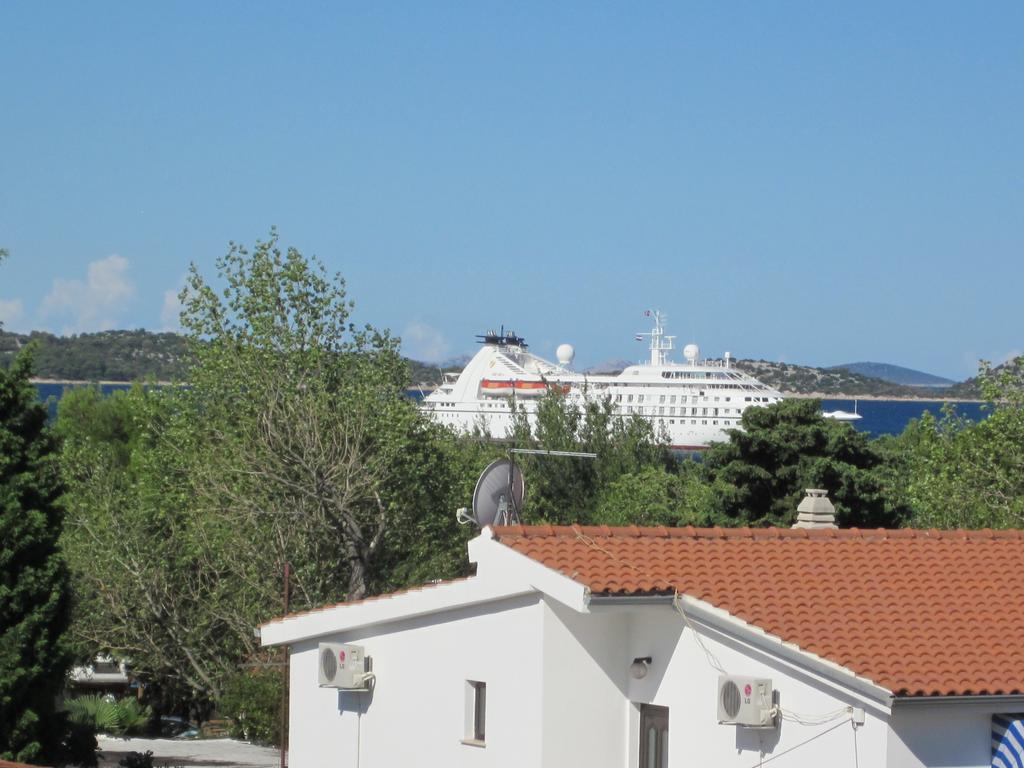 Viktoria Lodge Bed And Breakfast Vodice Exterior photo