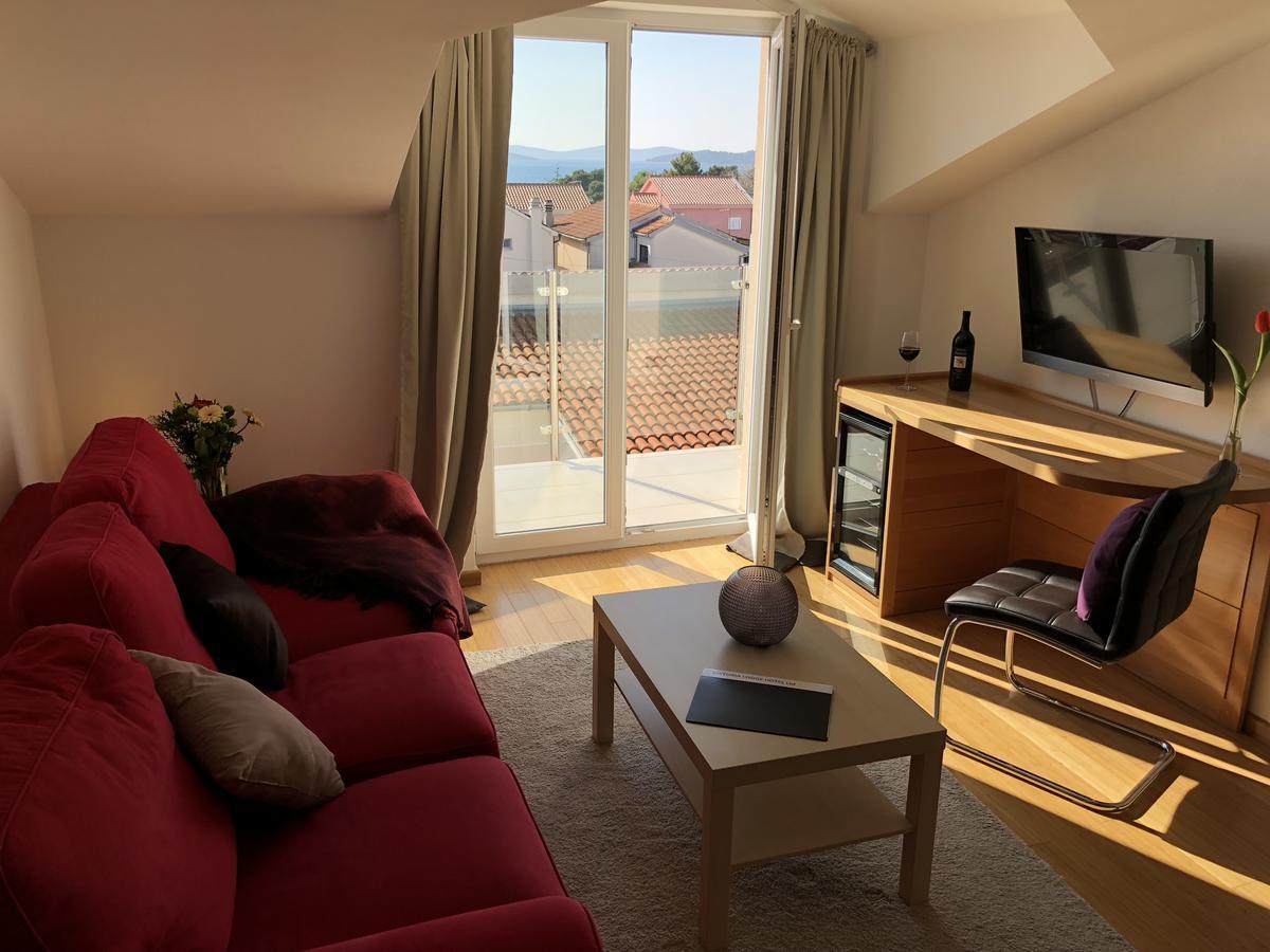 Viktoria Lodge Bed And Breakfast Vodice Exterior photo