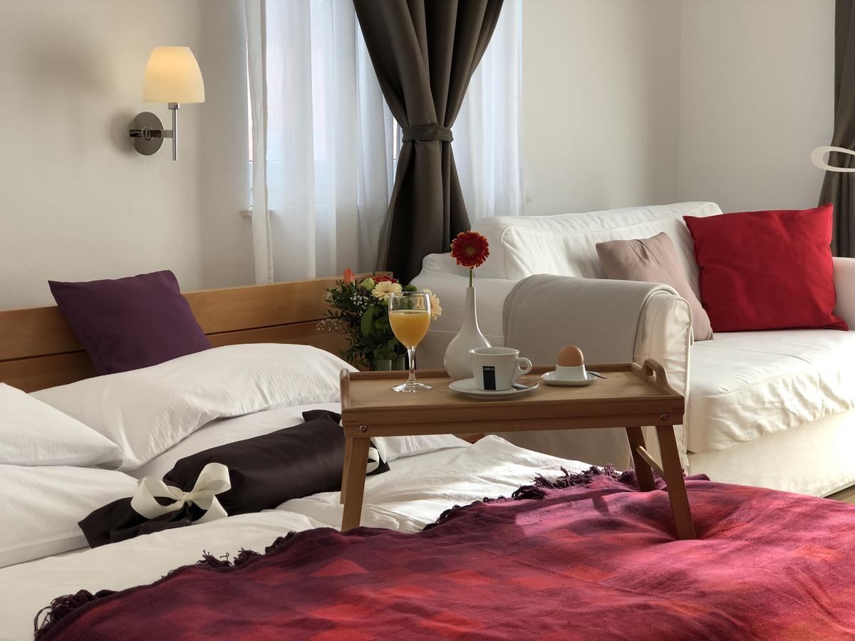 Viktoria Lodge Bed And Breakfast Vodice Exterior photo