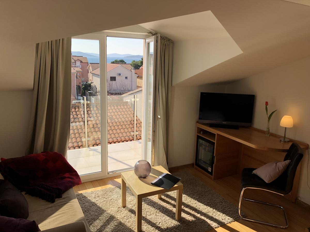 Viktoria Lodge Bed And Breakfast Vodice Exterior photo